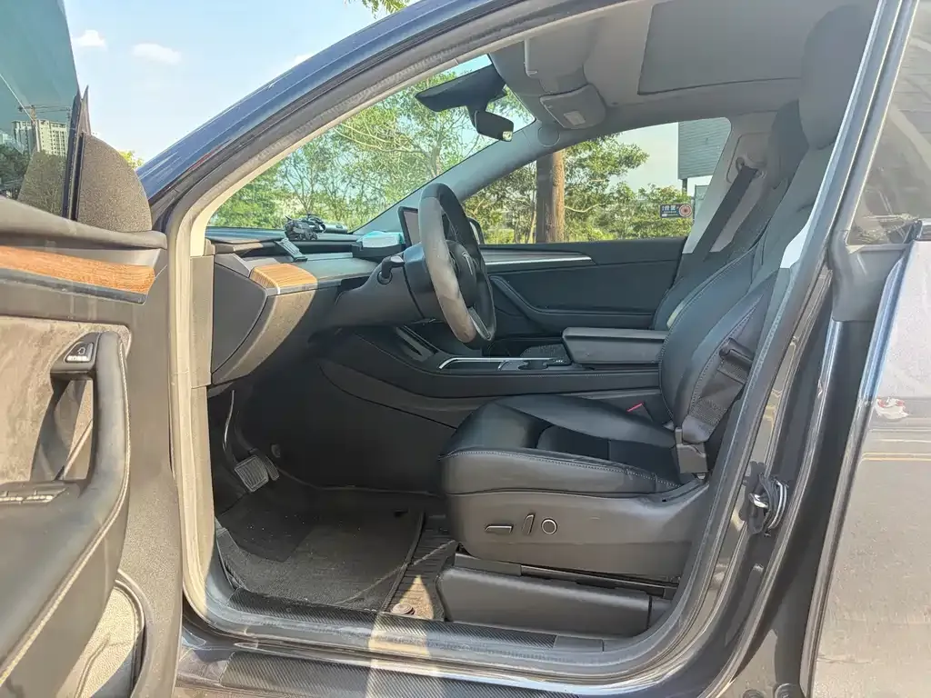 Tesla Model Y — фото 4