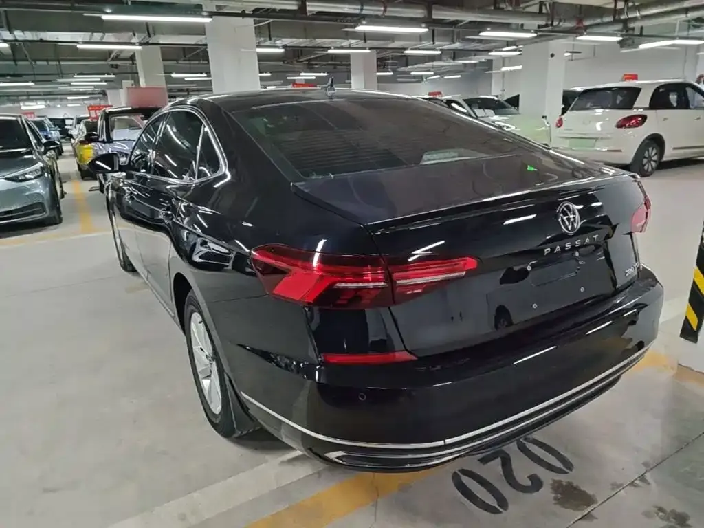Volkswagen Passat — фото 8