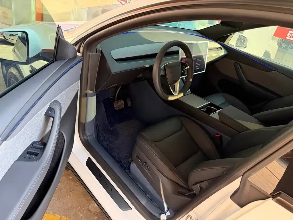 Tesla Model Y — фото 4