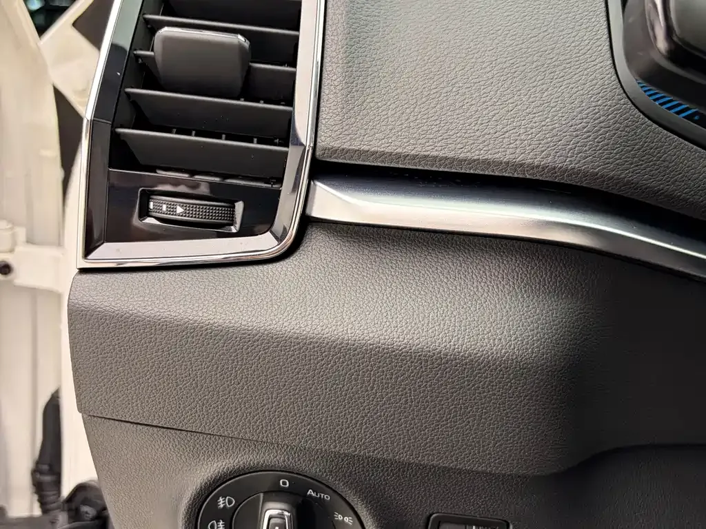 Skoda Karoq — фото 10