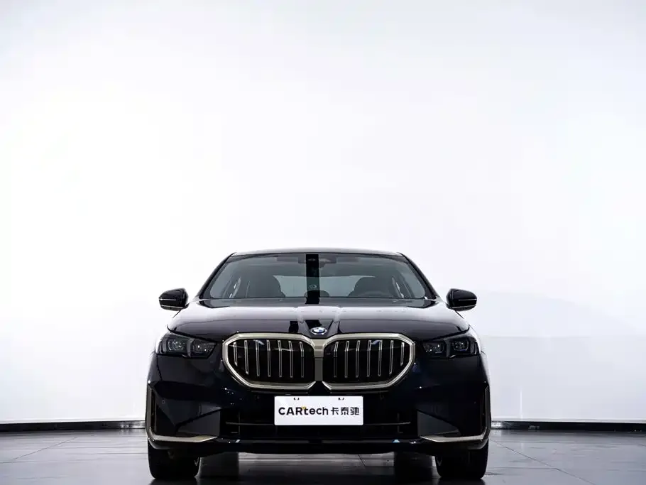 BMW 5 Series — фото 3