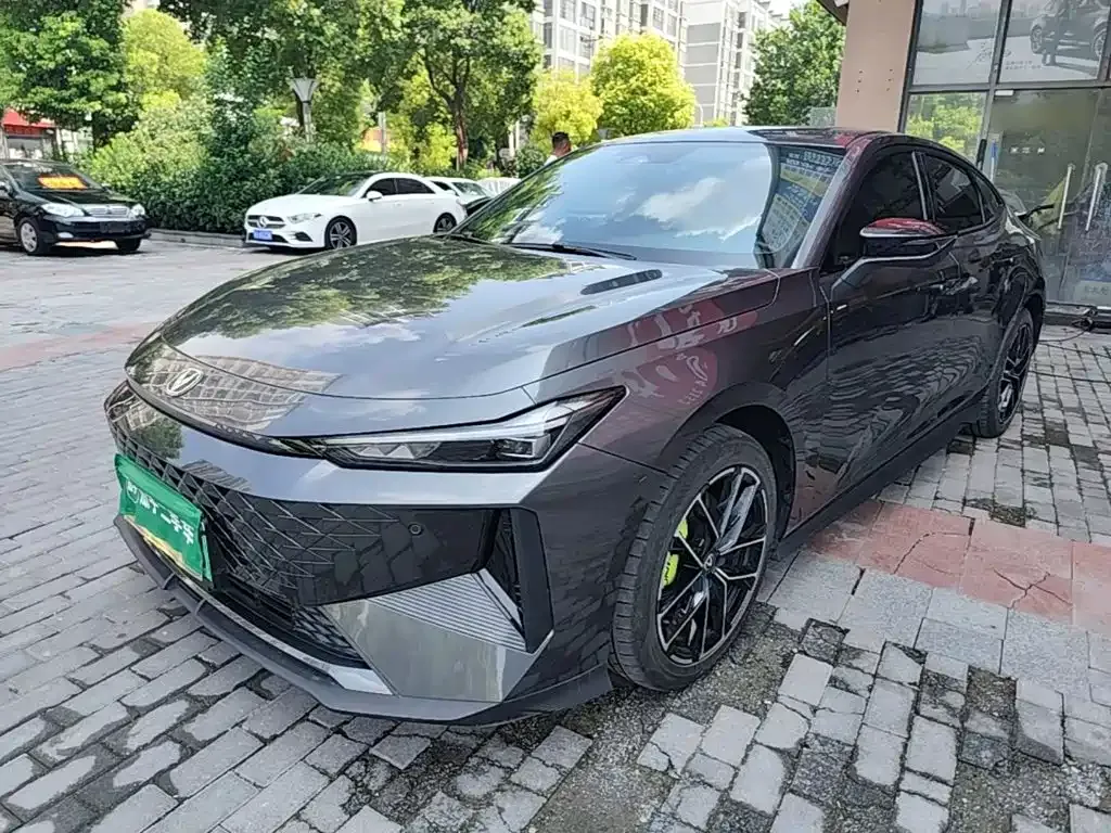 Changan UNI-V iDD — фото 10