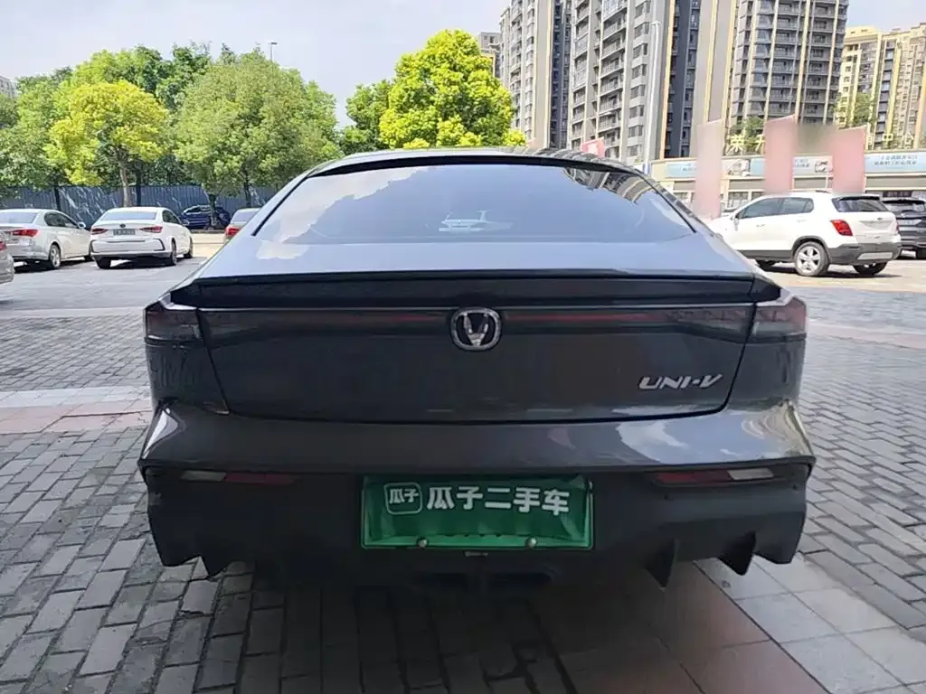 Changan UNI-V iDD — фото 5