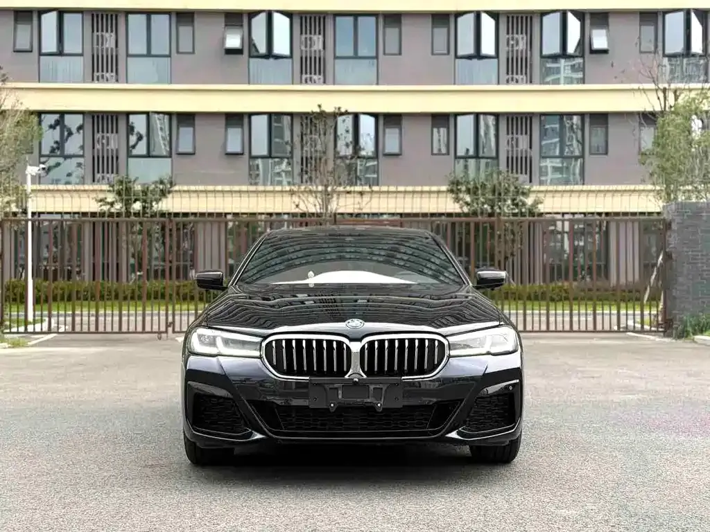 BMW 5 Series — фото 2