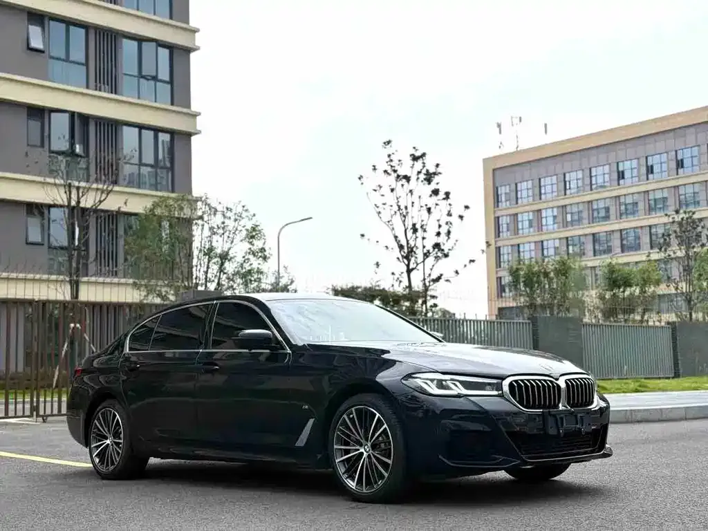 BMW 5 Series — фото 4