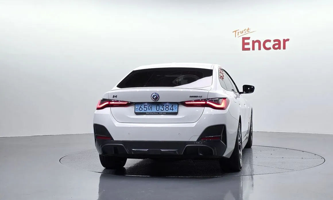 BMW i4 — фото 4