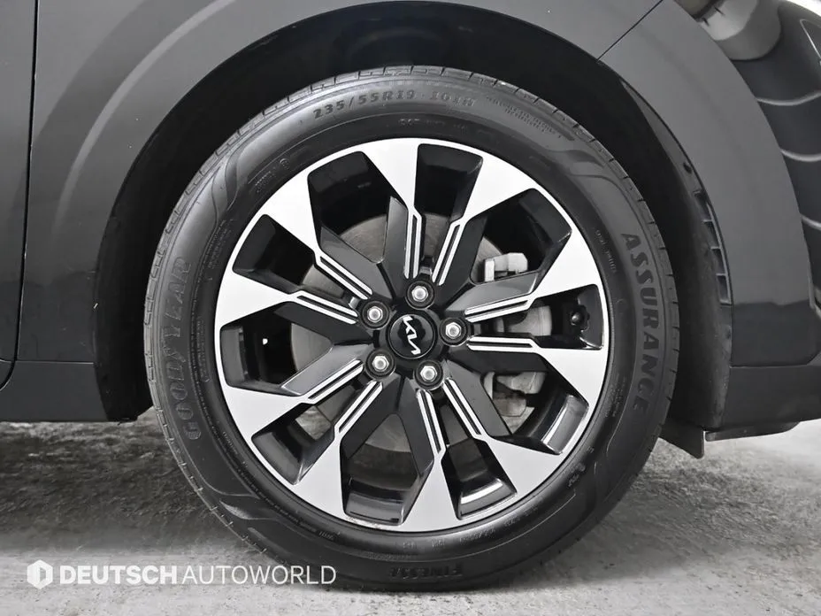 Kia Carnival — фото 10