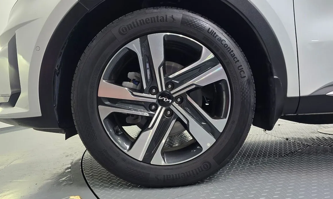 Kia Sorento — фото 9