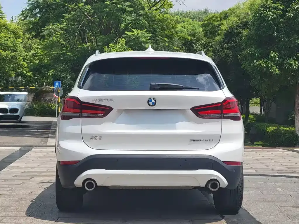 BMW X1 — фото 9