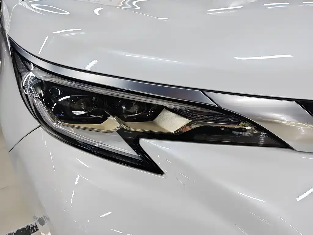 Toyota Granvia — фото 9