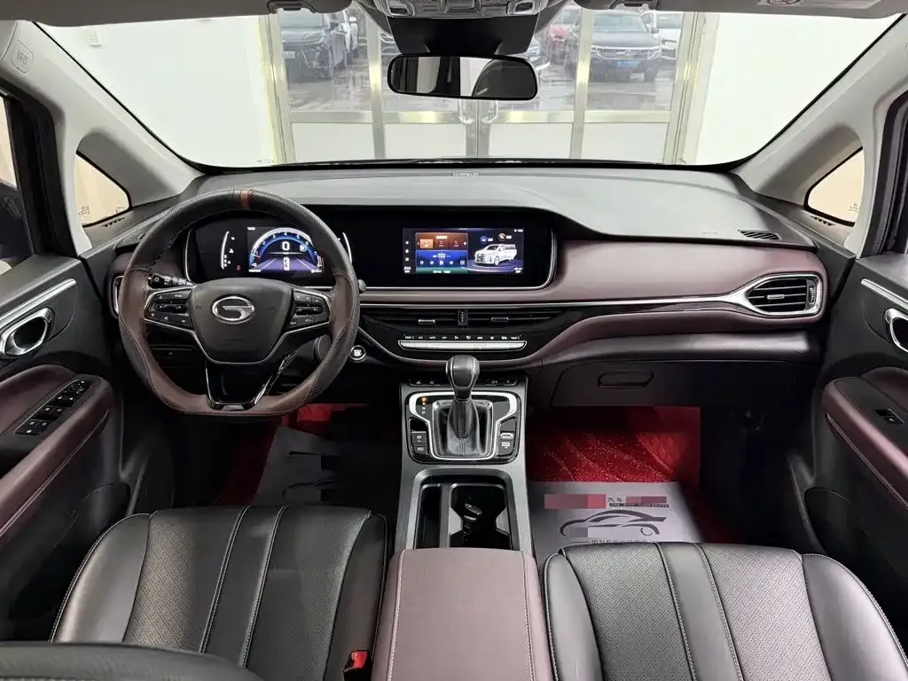 GAC Motor Trumpchi M6 — фото 10