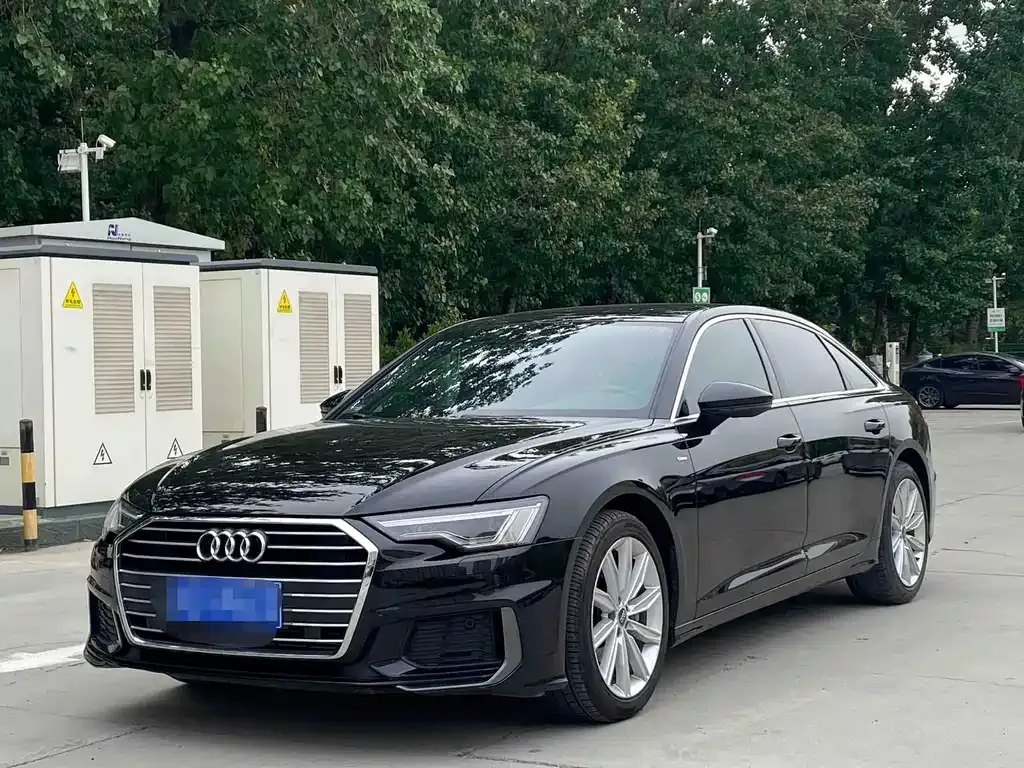Audi A6L — фото 1
