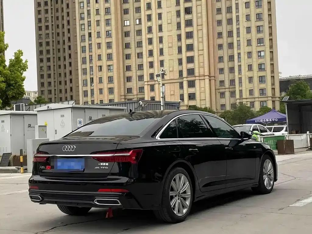 Audi A6L — фото 9