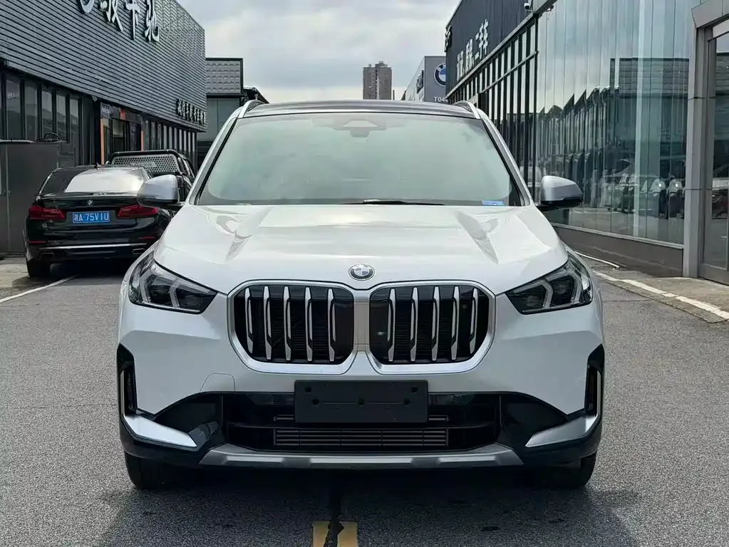 BMW X1 — фото 9