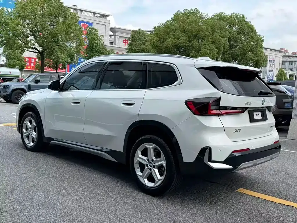 BMW X1 — фото 10