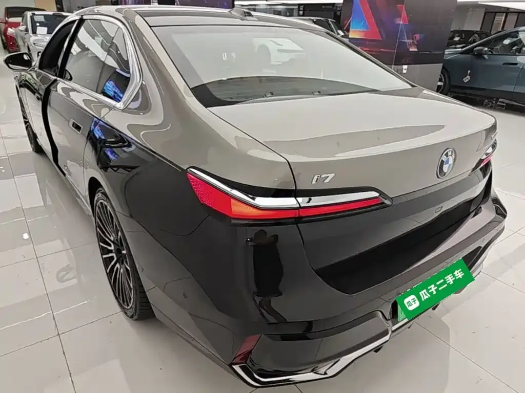 BMW i7 — фото 5