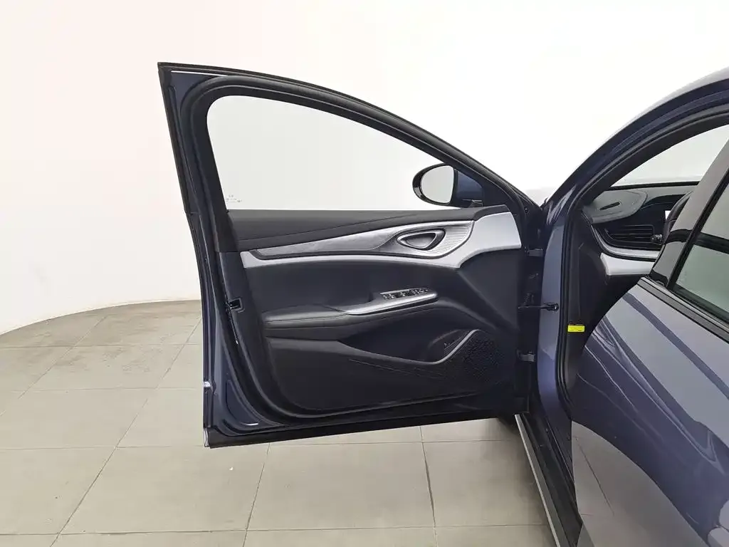 BYD Seal — фото 4