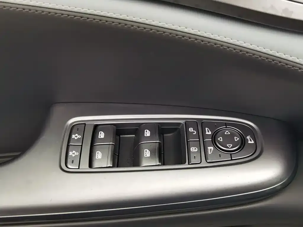 BYD Seal — фото 3