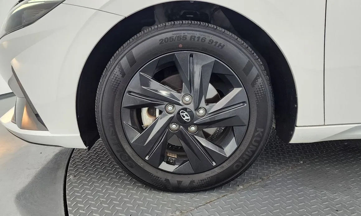 Hyundai AVANTE — фото 2