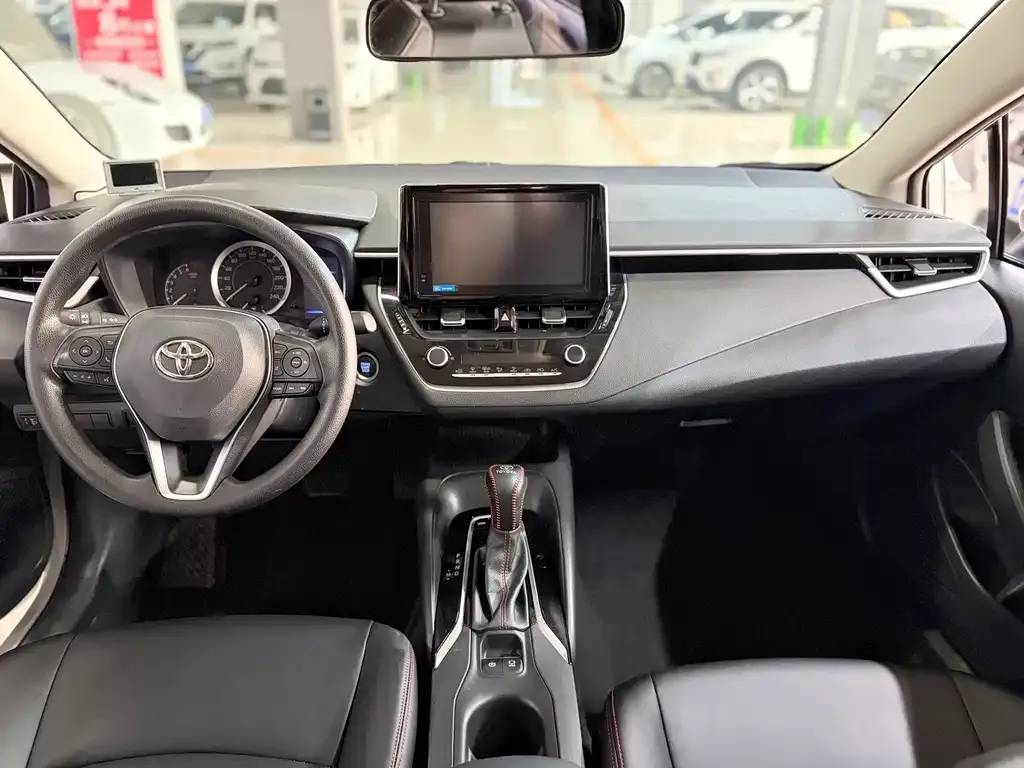 Toyota Corolla — фото 5