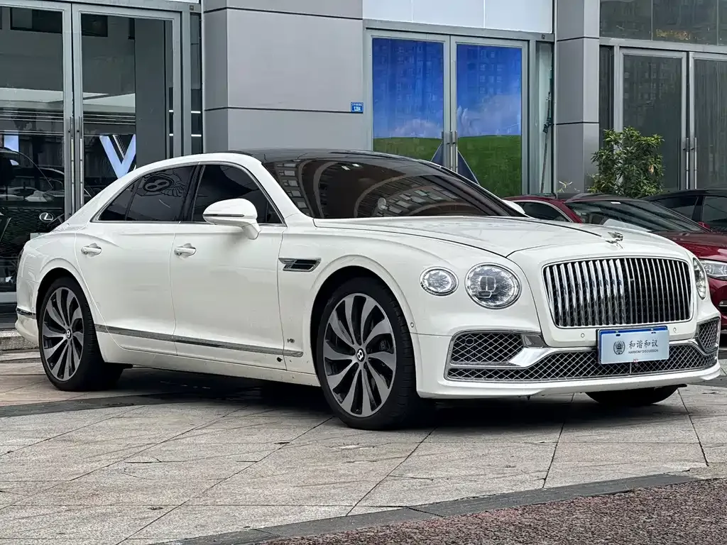 Bentley Flying Spur — фото 10