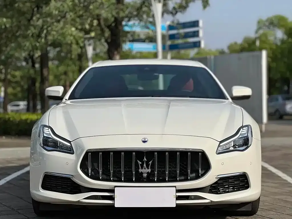 Maserati Quattroporte — фото 5