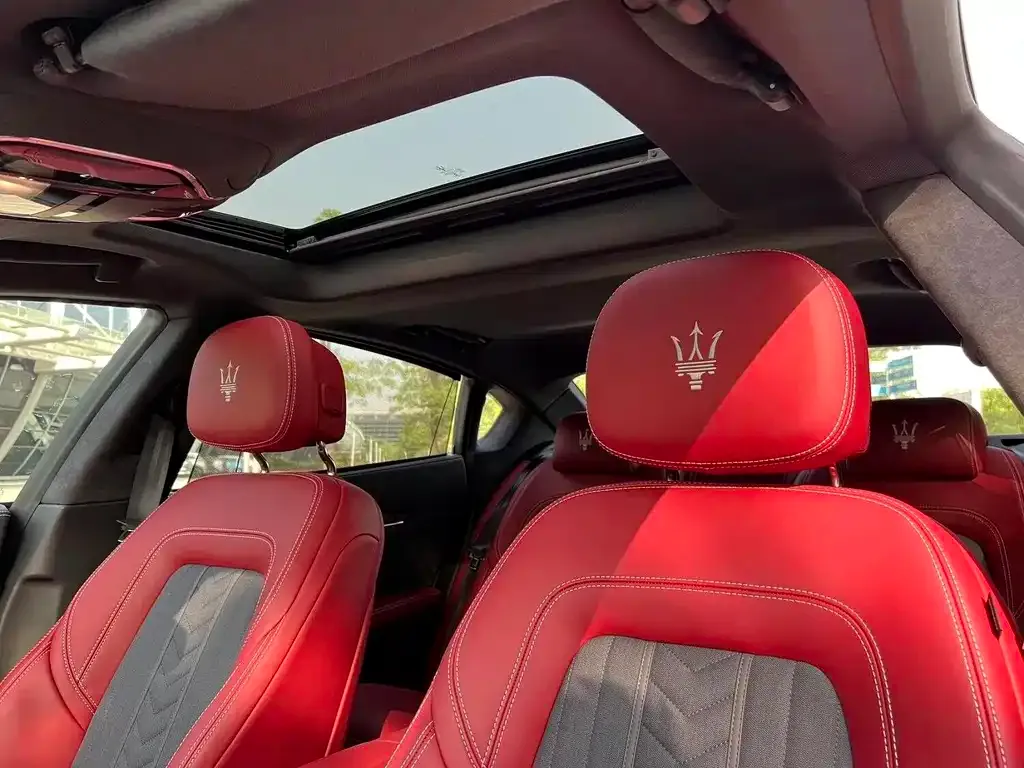 Maserati Quattroporte — фото 8