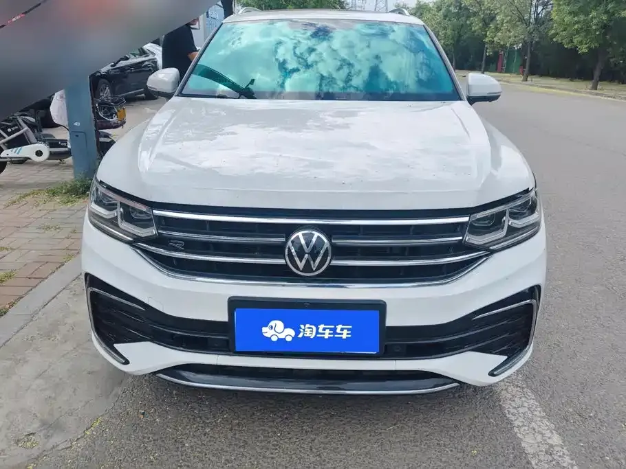 Volkswagen Tiguan L — фото 9
