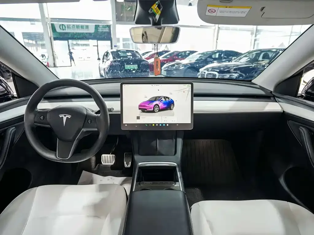 Tesla Model Y — фото 3