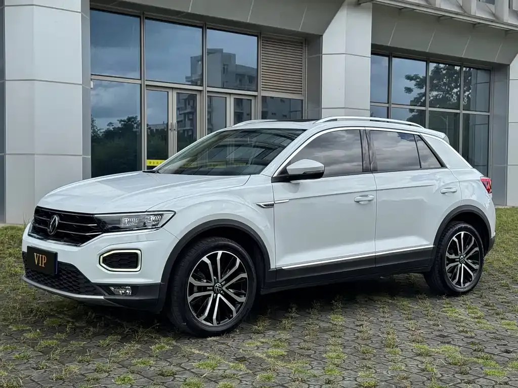 Volkswagen T-Roc — фото 1