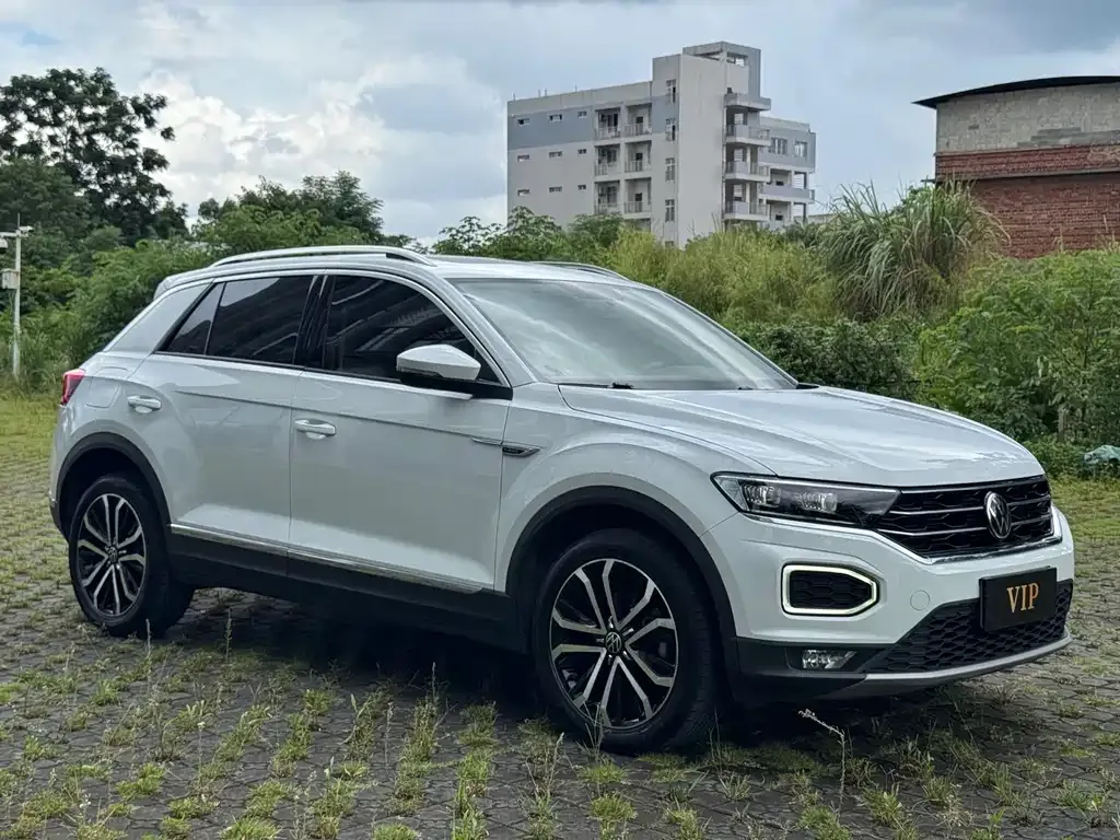 Volkswagen T-Roc — фото 6