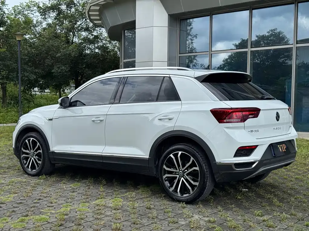 Volkswagen T-Roc — фото 7