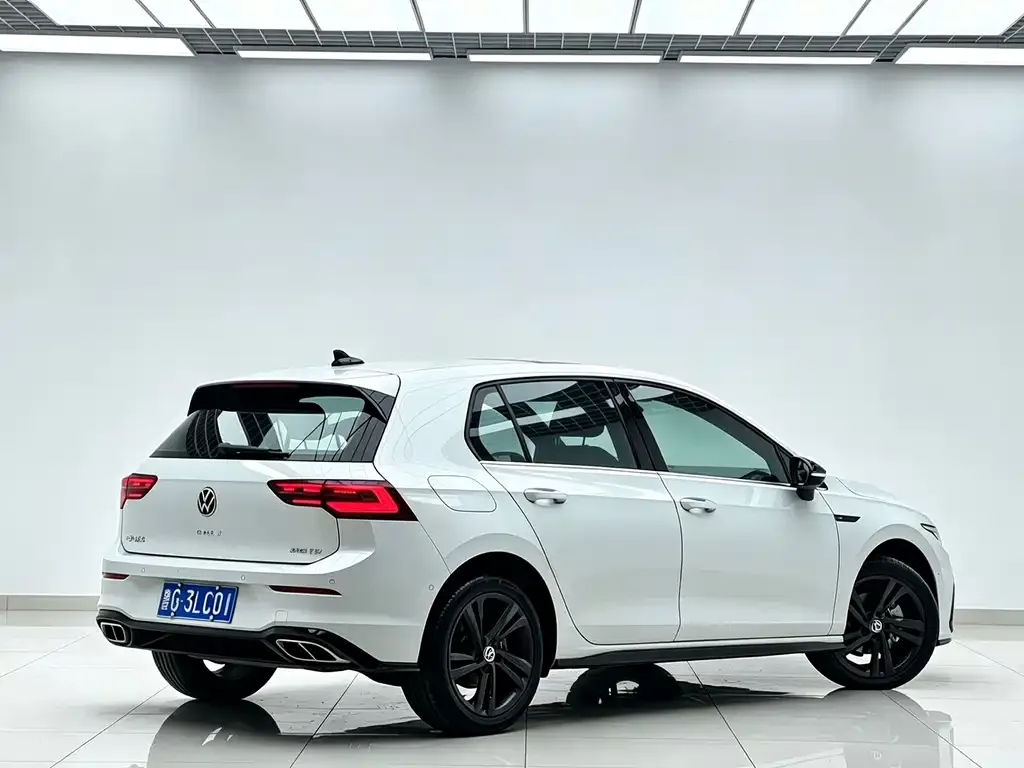 Volkswagen Golf — фото 9