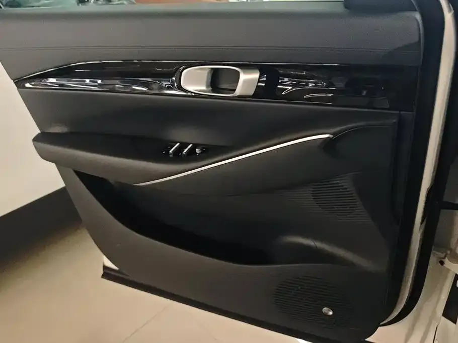 Geely Galaxy E5 — фото 10
