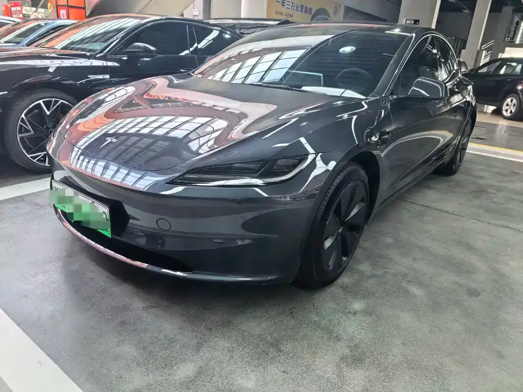 Tesla Model 3 — фото 1