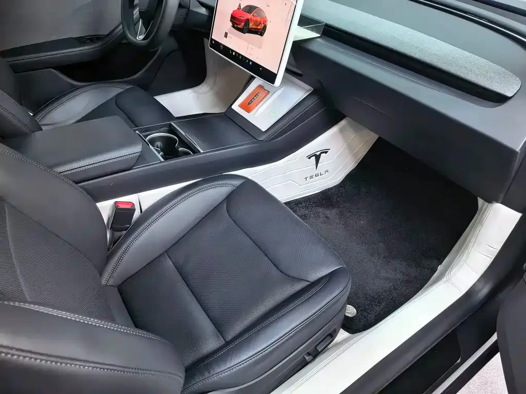 Tesla Model 3 — фото 10
