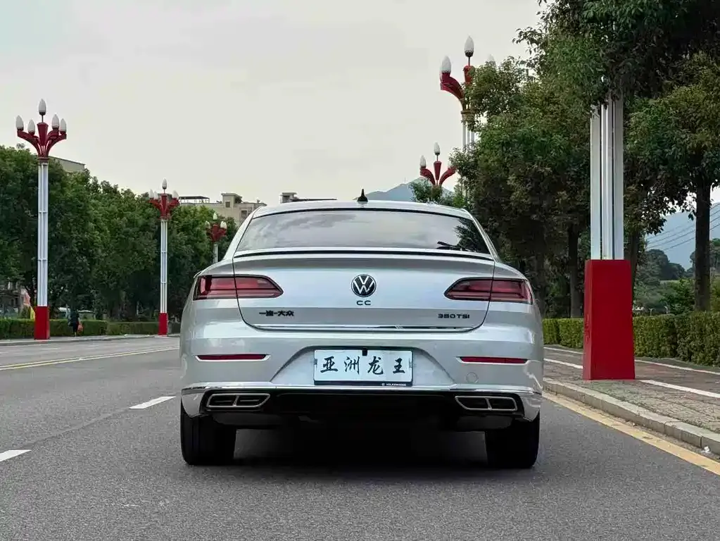 Volkswagen CC — фото 10