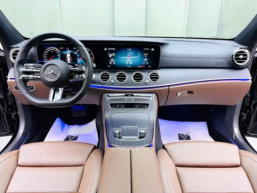 Mercedes-Benz E-Class — фото 2