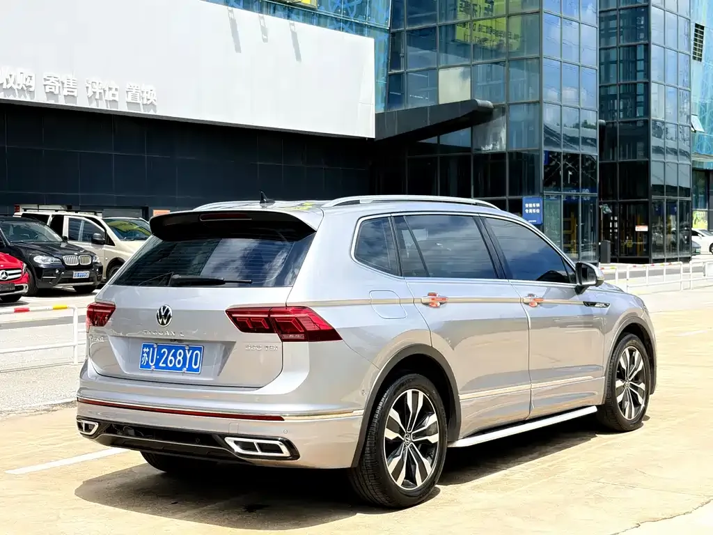 Volkswagen Tiguan L — фото 4