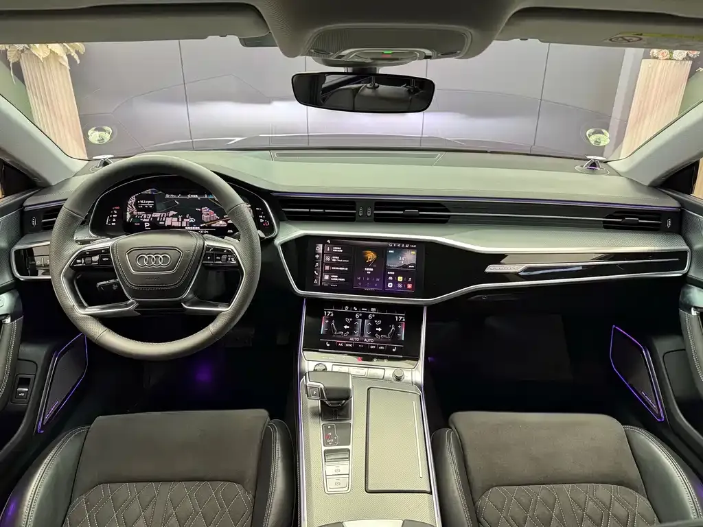 Audi A7L — фото 7