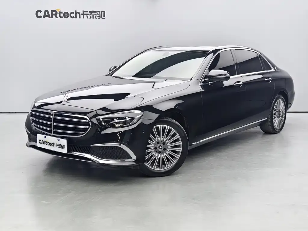 Mercedes-Benz E-Class — фото 1