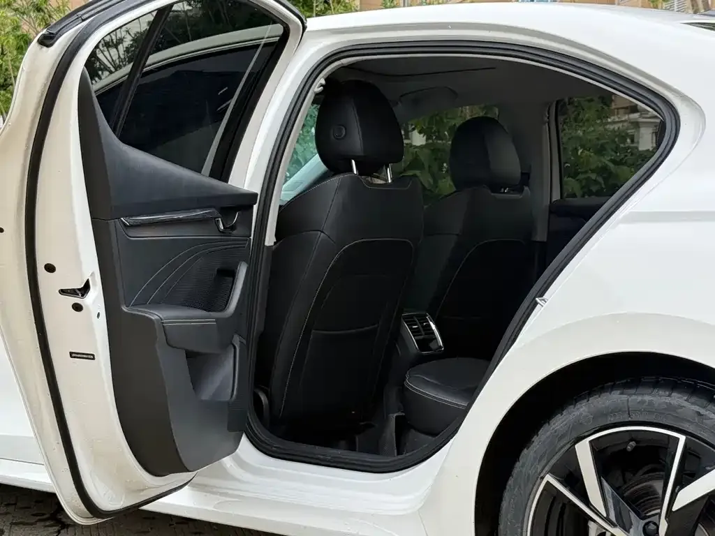 Skoda Octavia — фото 5