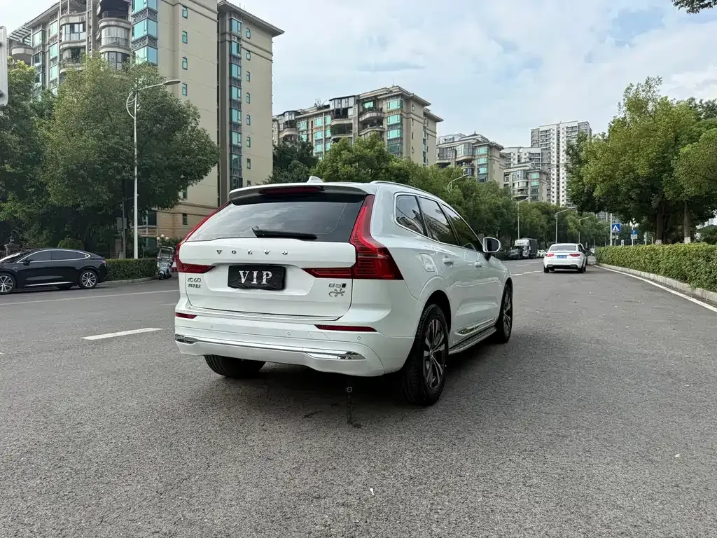 Volvo XC60 — фото 5
