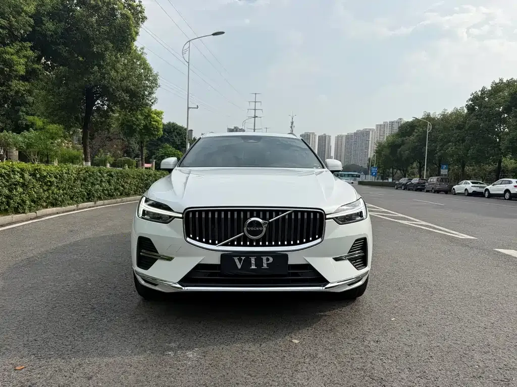 Volvo XC60 — фото 7