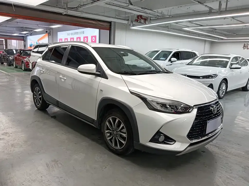 Toyota Yaris L — фото 6
