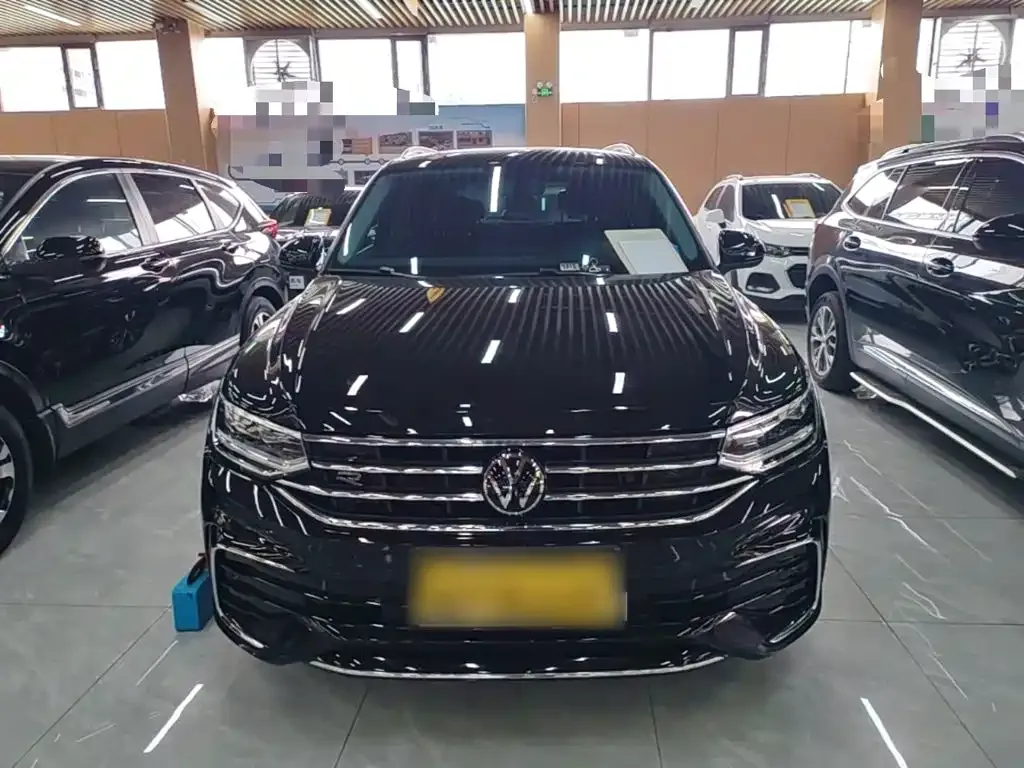 Volkswagen Tiguan L — фото 9