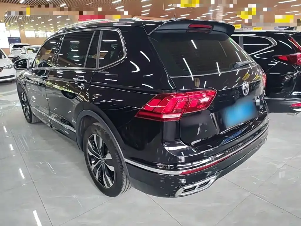 Volkswagen Tiguan L — фото 2