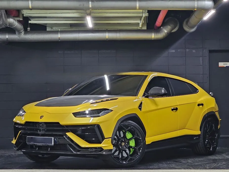 Lamborghini Urus — фото 1