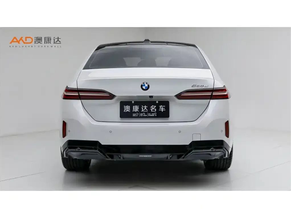 BMW 5 Series — фото 10