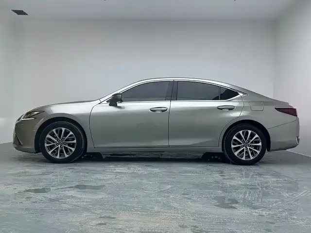 Lexus ES — фото 10
